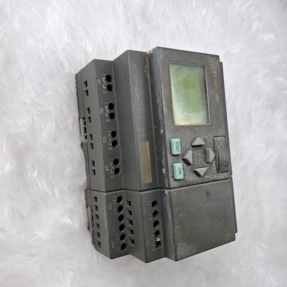 SIEMENS LOGO WITH EXPANSION MODULE AC/DC 115..240V (Cosmetic Damaged) FREE SHIP